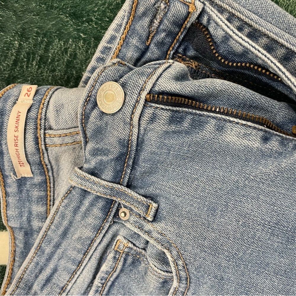Levi’s stretchy skinny jeans